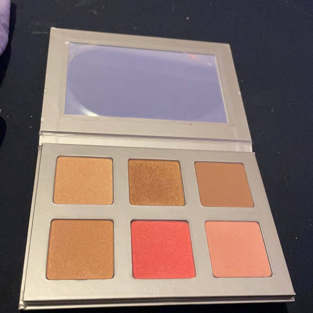 Iconic London Blaze Chaser Face Palette